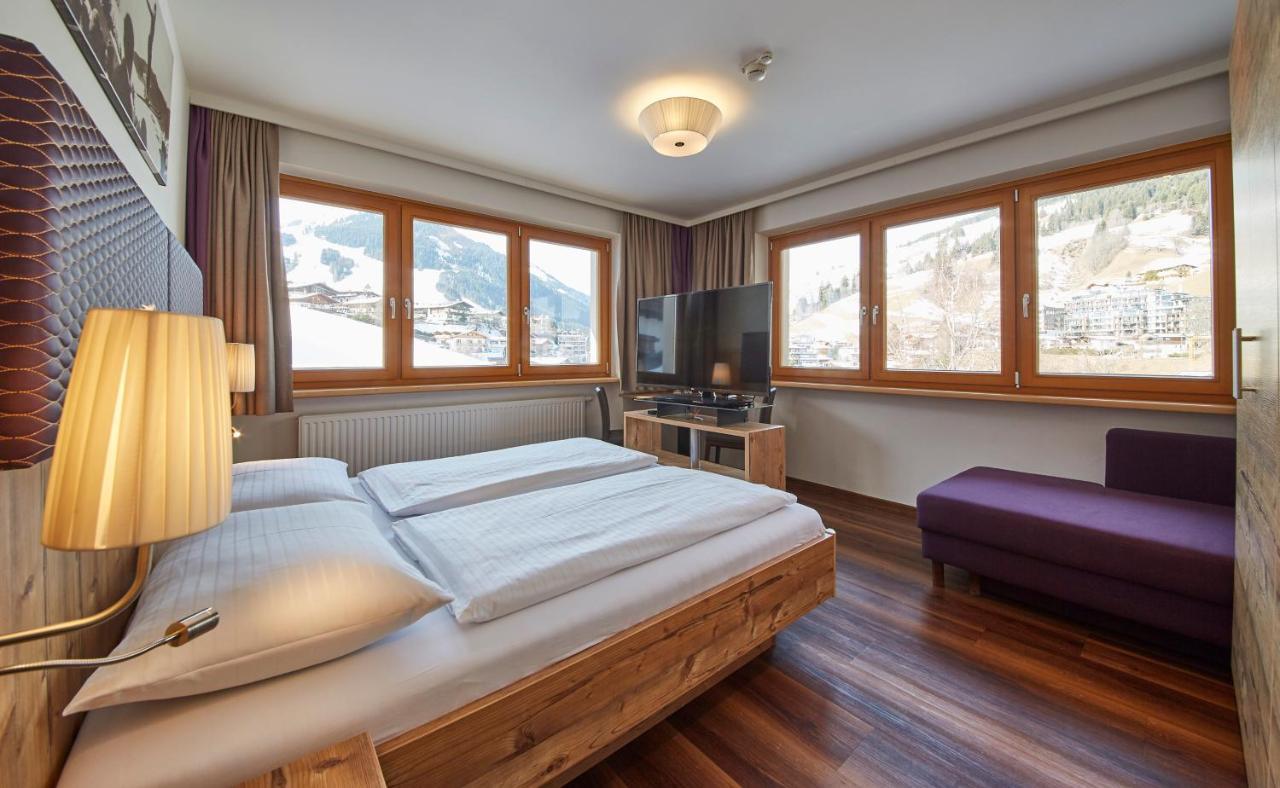 Johanneshof - Dein Mountain Wohlfuehlhotel Saalbach-Hinterglemm Exterior foto